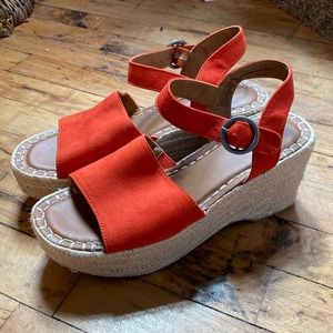 Universal Thread orange summer rattan sandals espadrilles size 8